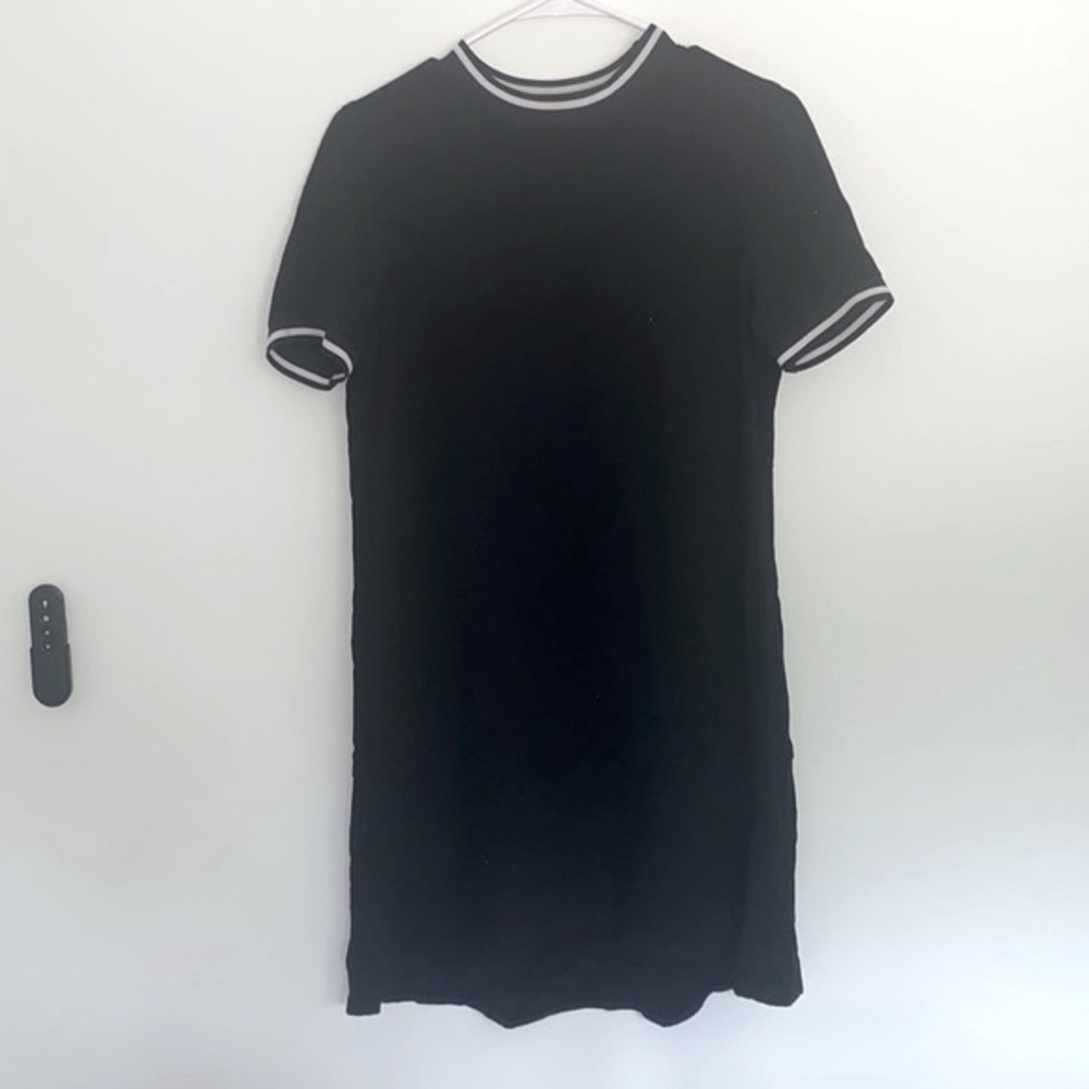 Slate & Willow Black A-Line Short Sleeve Ringer Collar Dress